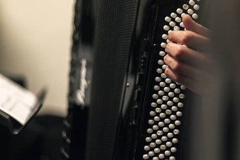 Уроци по акордеон